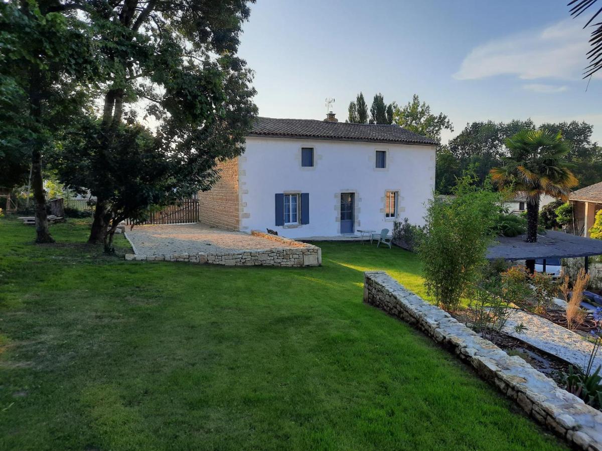 Gites De La Mousseterie Echire Exterior foto